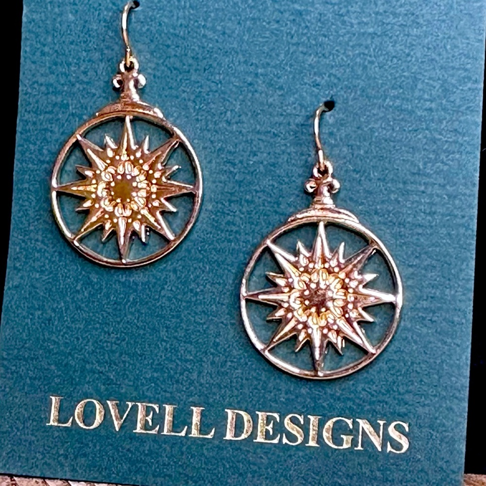 Lovell Designs - Gold Compass Rose Drop Earrings, gold plated, NWT